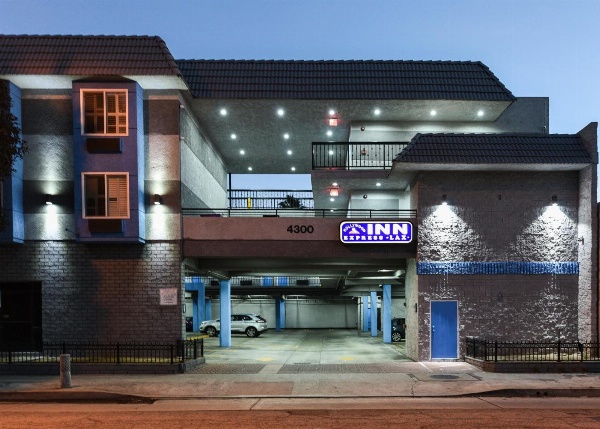 Hollywood Inn Express LAX image 6